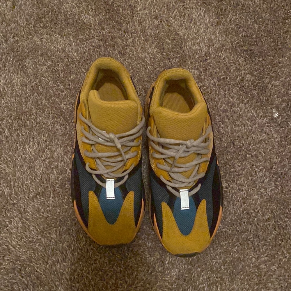 yeezy 700s